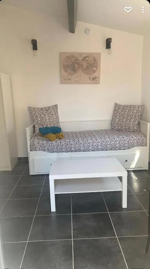 Apartment Jolis Studios Centre Avignon France